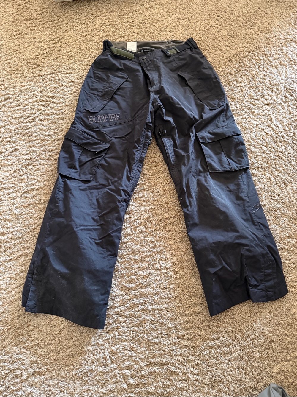 Men's Black Cargo Snowboard Pants